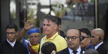 Brazilians head to polls in pivotal election