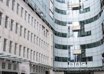 BBC pays white staff less than ethnic minorities – report 