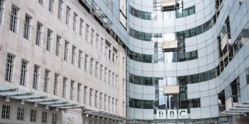 BBC pays white staff less than ethnic minorities – report 
