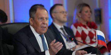 US folded to EU pressure on Ukraine – Lavrov