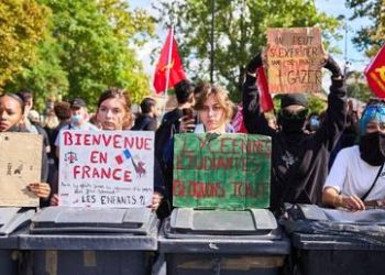 France’s ‘high school’ protests aren’t what you think