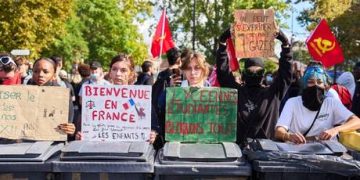 France’s ‘high school’ protests aren’t what you think