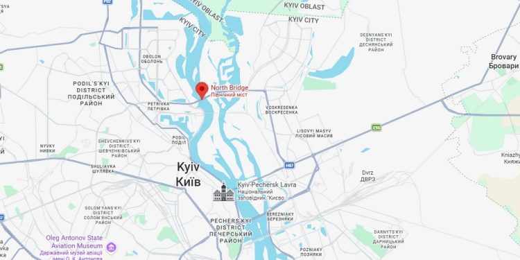 Russia strikes key Kiev bridge (VIDEOS)