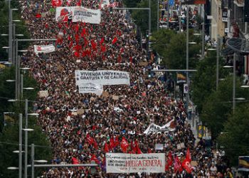 Elderly Spanish housing protest icon dies after forced eviction