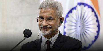 India warns its citizens against joining Russian Army