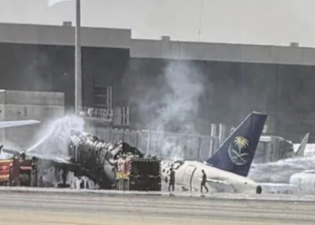 Houthis strike Saudi airports after ‘final warning’ (VIDEOS)