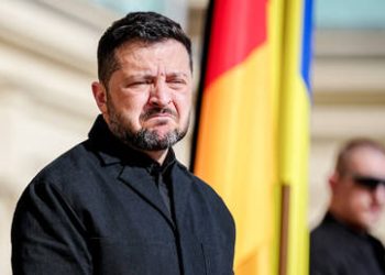 Zelensky and Kiev mayor trade blame over Russian strikes