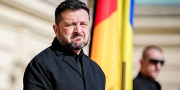 Zelensky and Kiev mayor trade blame over Russian strikes