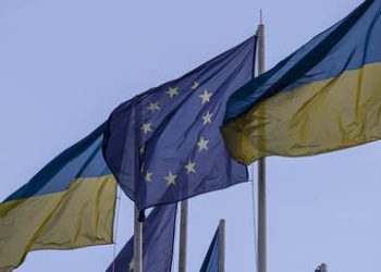 Letting Ukraine into EU would be economic suicide – Le Pen