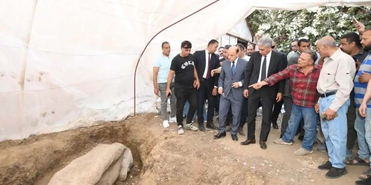 Egypt discovers parts of giant pharaoh statues (PHOTOS)