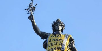 Macron’s ‘incompetence’ fueled France riots – opposition leaders