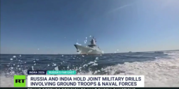 Indian pilots take a spin in upgraded Su-30 jet in Russia (VIDEO)