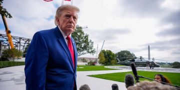 Macron targets Trump over French riots